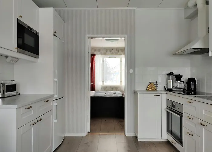 דירה Convenient For 4 *